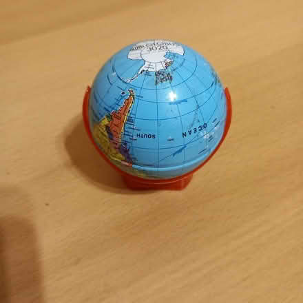 Photo of free Small globe (Worcester Park) #1