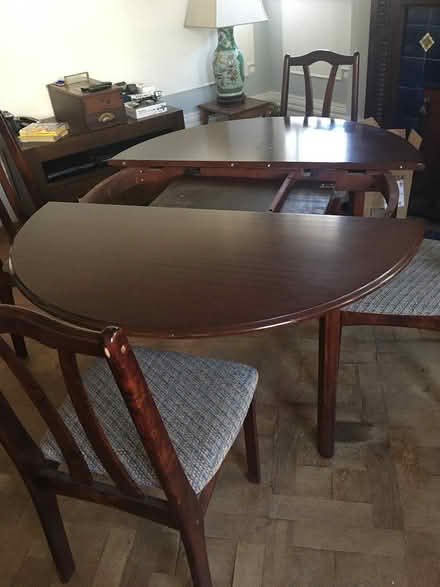 Photo of free Dining table & 4 chairs (PR9) #3