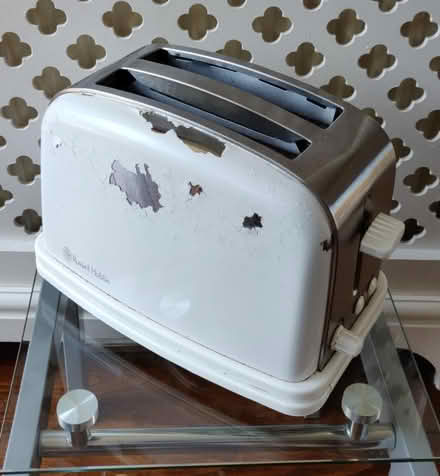 Photo of free Great toaster, just flaky (Horsforth LS18) #2