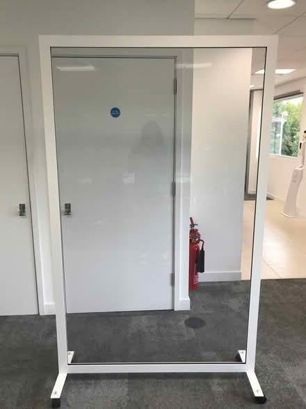 Photo of free Floor Standing Protective Screen (HP13) #2