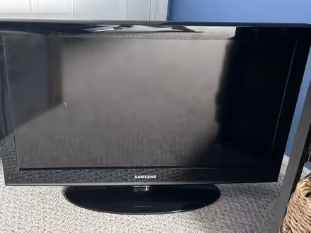 Photo of free Samsung 32’ TV (Franklin Farm) #1