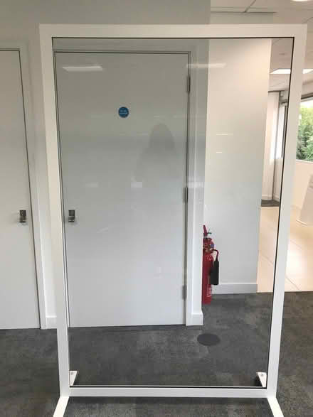 Photo of free Floor Standing Protective Screen (HP13) #1