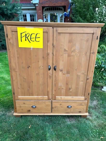 Photo of free TV cabinet (Dormont) #1
