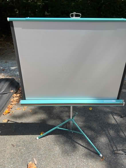 Photo of free Portable screen (St Margaret’s area) #1