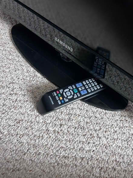 Photo of free Samsung 32’ TV (Franklin Farm) #4