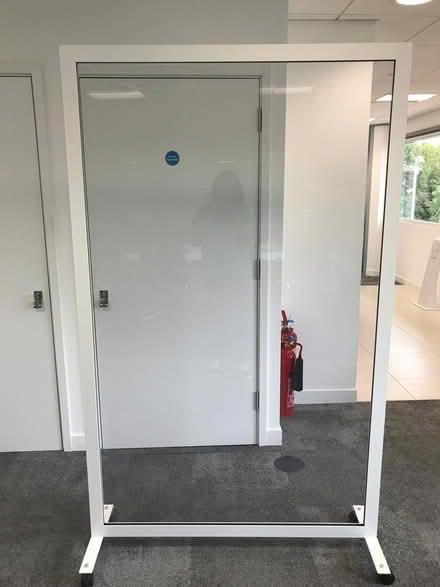 Photo of free Floor Standing Protective Screen (HP13) #3