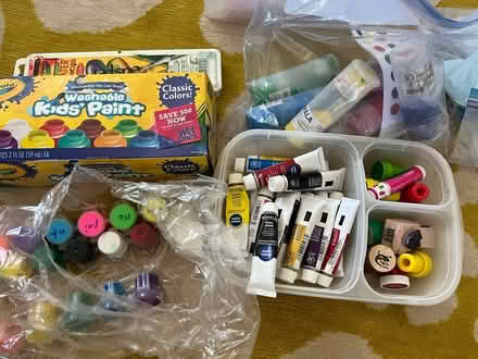 Photo of free Kid’s paints (Calderon and Mercy) #1