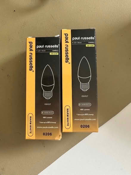 Photo of free 2x ES/E27 LED candle bulb, warm white (Round Hill BN2) #1