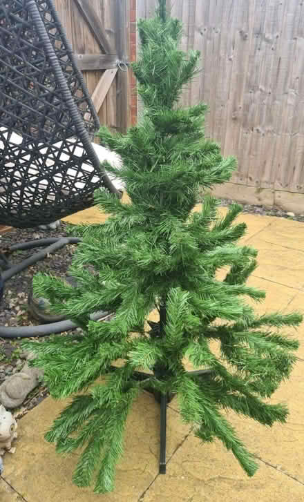 Photo of free 4ft Green Christmas Tree (Kempston MK42) #3