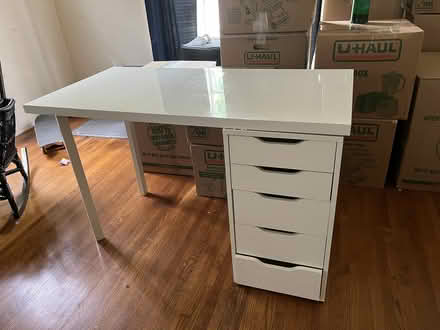 Photo of free White desk (Burbank) #1