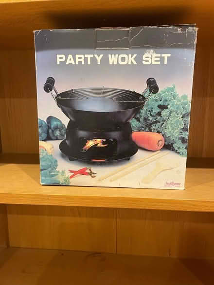 Photo of free Party wok set (SL6 Taplow) #1