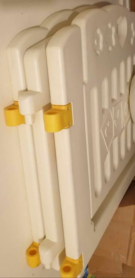 Photo of free Playpen (SW19) #3