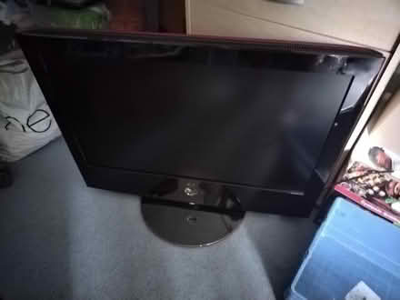 Photo of free LG TV - not sure if it works (MK15 Pennyland) #2