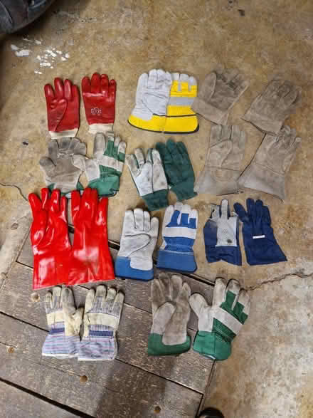 Photo of free Work gloves (LU6 North Dunstable) #1