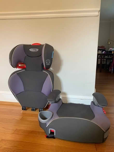 Photo of free Graco booster seat (Silver Spring-Holy Cross Hosp.) #2