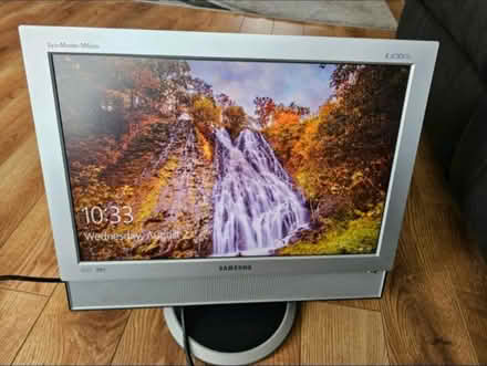 Photo of free Samsung SyncMaster 940MW 19" Widescreen LCD Monitor (Ballygowan BT23) #2