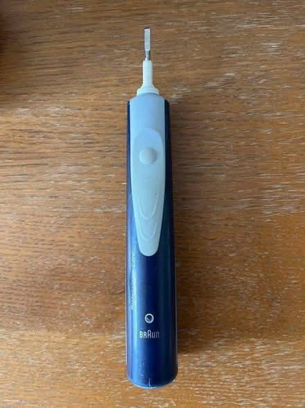 Photo of free Braun electric toothbrush (London Fields E8) #1