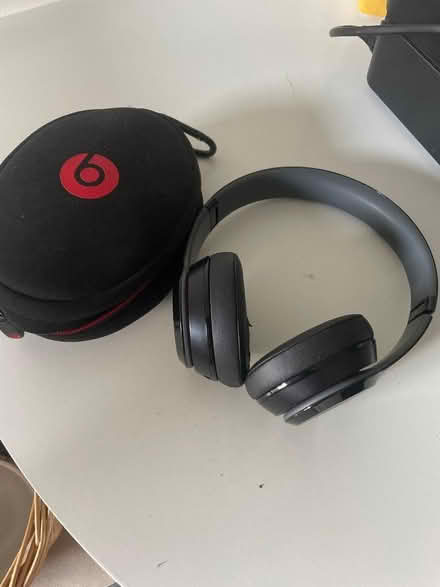 Photo of free Beats cordless headphones (Camelford PL32) #2