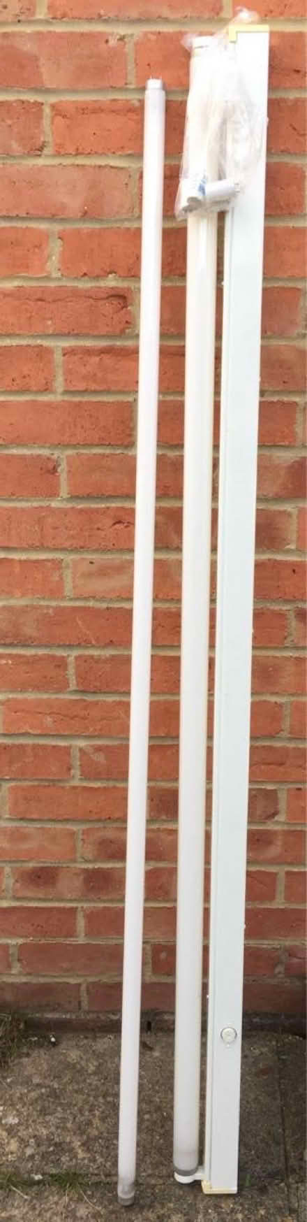 Photo of free Fluorescent Light Fitting 5ft (Headington OX3) #1