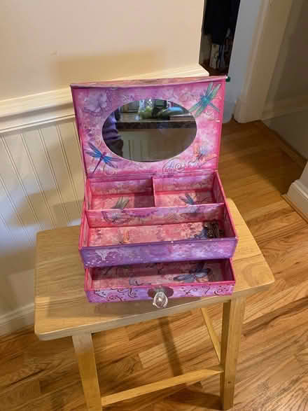 Photo of free Jewelry box (Silver Spring-Holy Cross Hosp.) #1