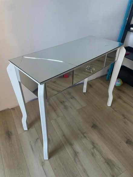 Photo of free Table (Grove Road E3) #1