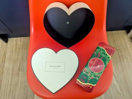 Photo of free heart shaped box and tin (Romford RM1) #3