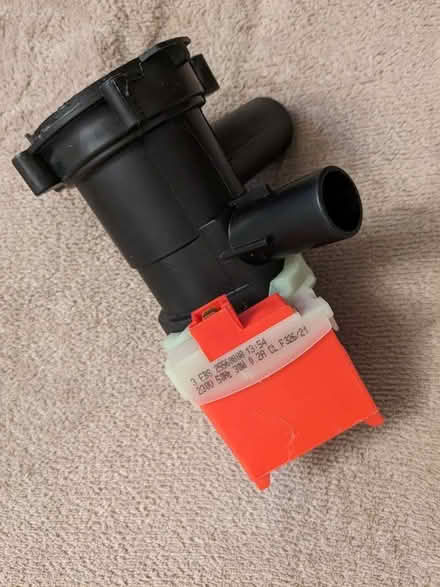 Photo of free NEW BOSCH washing machine pump (WAE models) (Purley on Thames RG8) #2