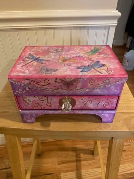 Photo of free Jewelry box (Silver Spring-Holy Cross Hosp.) #2