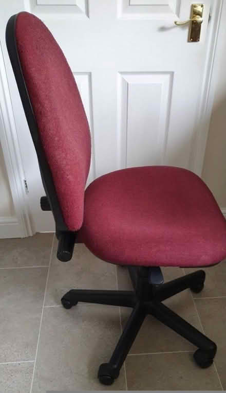 Photo of free Burgundy office chair (OX4, Littlemore) #2