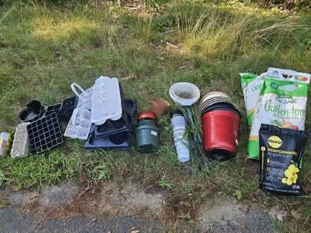 Photo of free Garden pots and supplies (Westford MA) #1