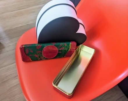 Photo of free heart shaped box and tin (Romford RM1) #2