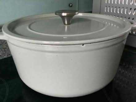 Photo of free Cast iron stove pot with lid Marks & Spencer (BT10) #2