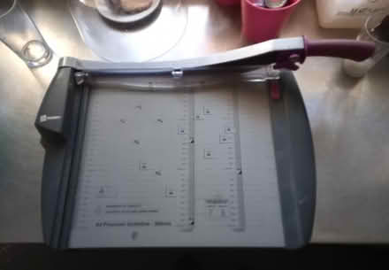 Photo of free paper guillotine (YO22) #1