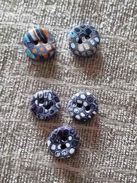 Photo of free 5 small button (TS27) #1