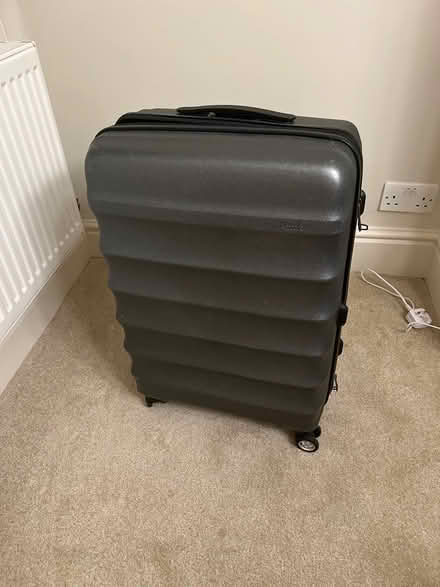Photo of free suitcase - telescopic handle broken (CH1 4jJX be Racecourse) #1