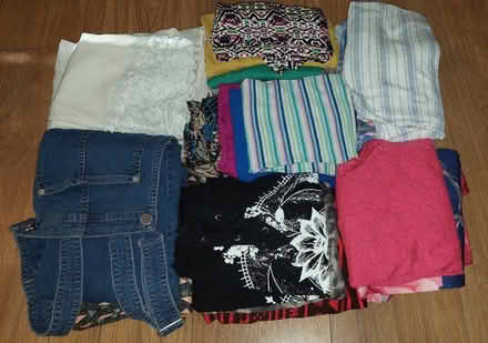 Photo of free summer clothes Size 8 (B32) #1
