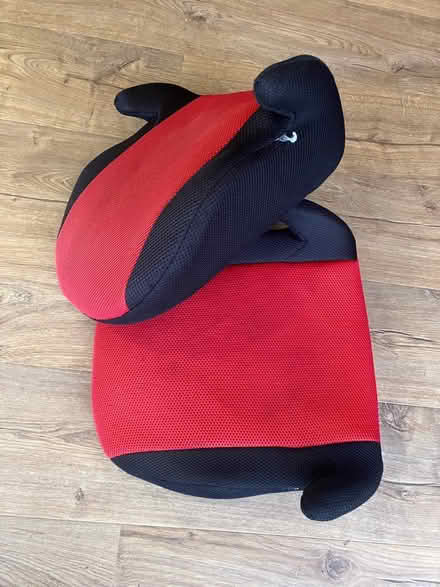 Photo of free Car booster seats x 2 (Berkhamsted, HP4) #1