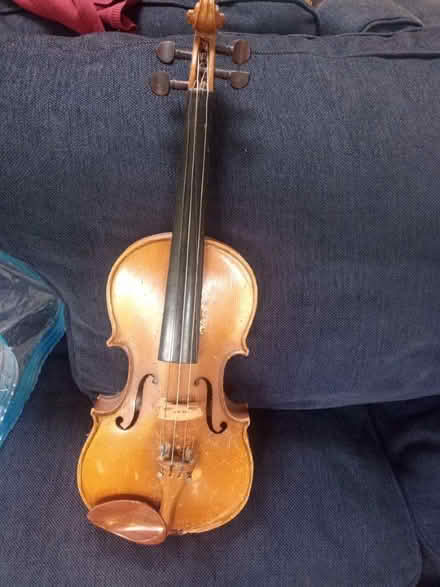 Photo of free Broken violin (Percival Road CV22) #1