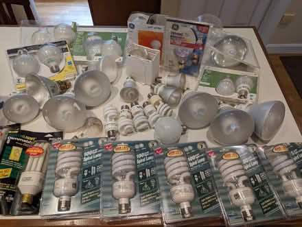 Photo of free CFL light bulbs (Barkhamsted) #1