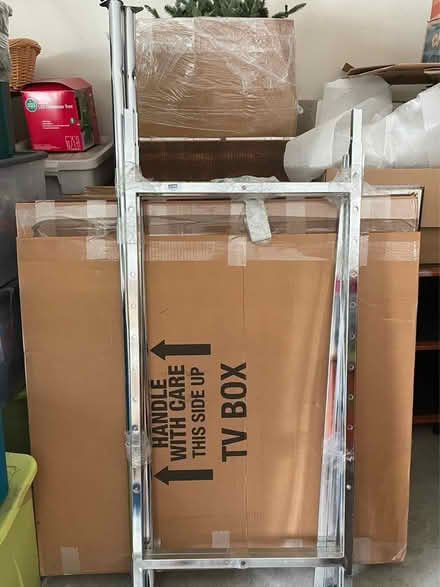 Photo of free Garment Rack (92057) #1