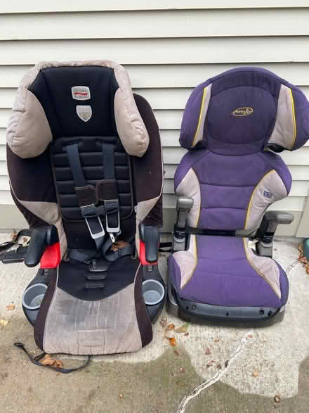 Photo of free Car seats (Oak Park) #1