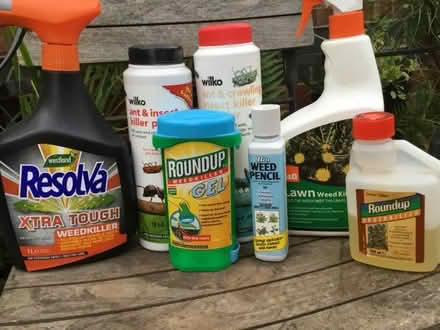 Photo of free Assortment weed, and ant killer. (Stretton DE55) #1