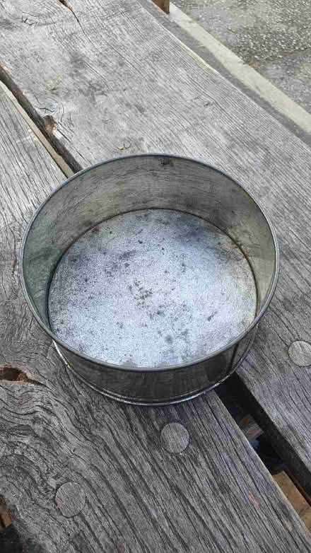 Photo of free Cake tin (Lower Green TN2) #2