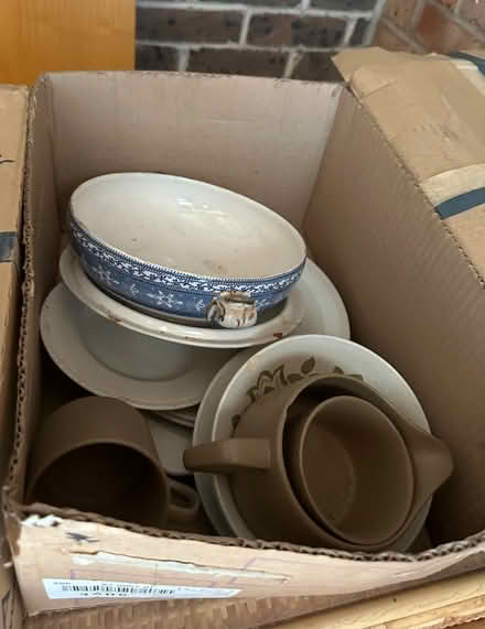 Photo of free Mix of kitchen crockery, china & utensils to giveaway (Canary Wharf E14) #1