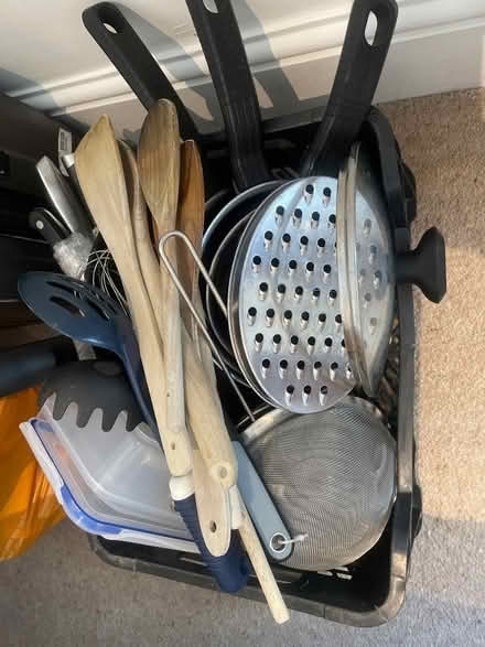 Photo of free Full Kitchen Set (Sw1v2ar) #1