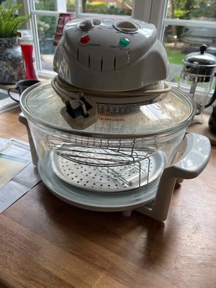 Photo of free Halogen oven (LU7) #1