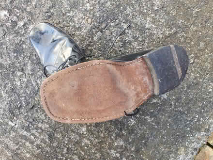 Photo of free mens black boots 8 1/2 (mansfield, NG18) #2