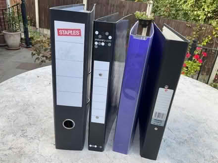Photo of free set of ring binders (Greenhill DY10) #1