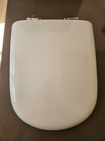 Photo of free Roca giralda toilet seat (Tower Hill/Shadwell) #1
