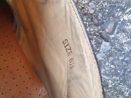 Photo of free mens black boots 8 1/2 (mansfield, NG18) #3
